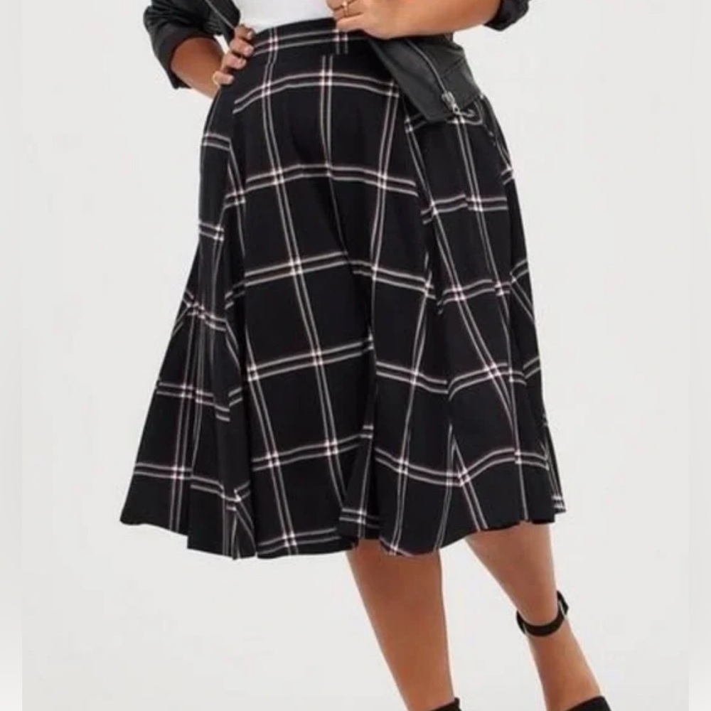 Plaid Black, White and Red Women's Skirt with Pockets